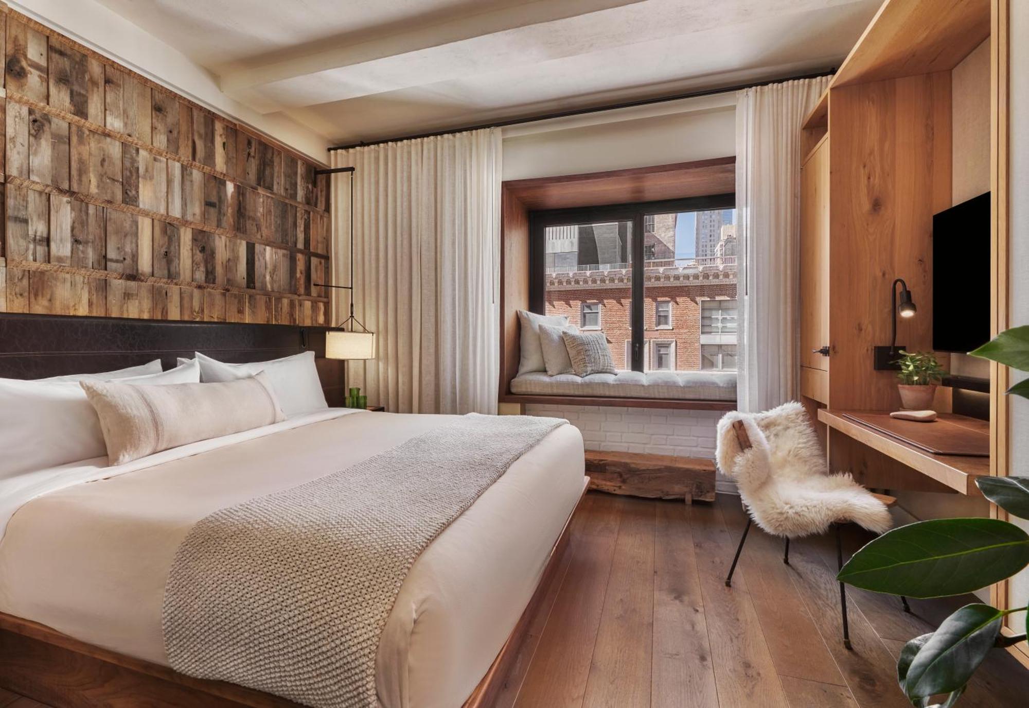 Habitación Doble Deluxe con cama extragrande y vistas a la ciudad