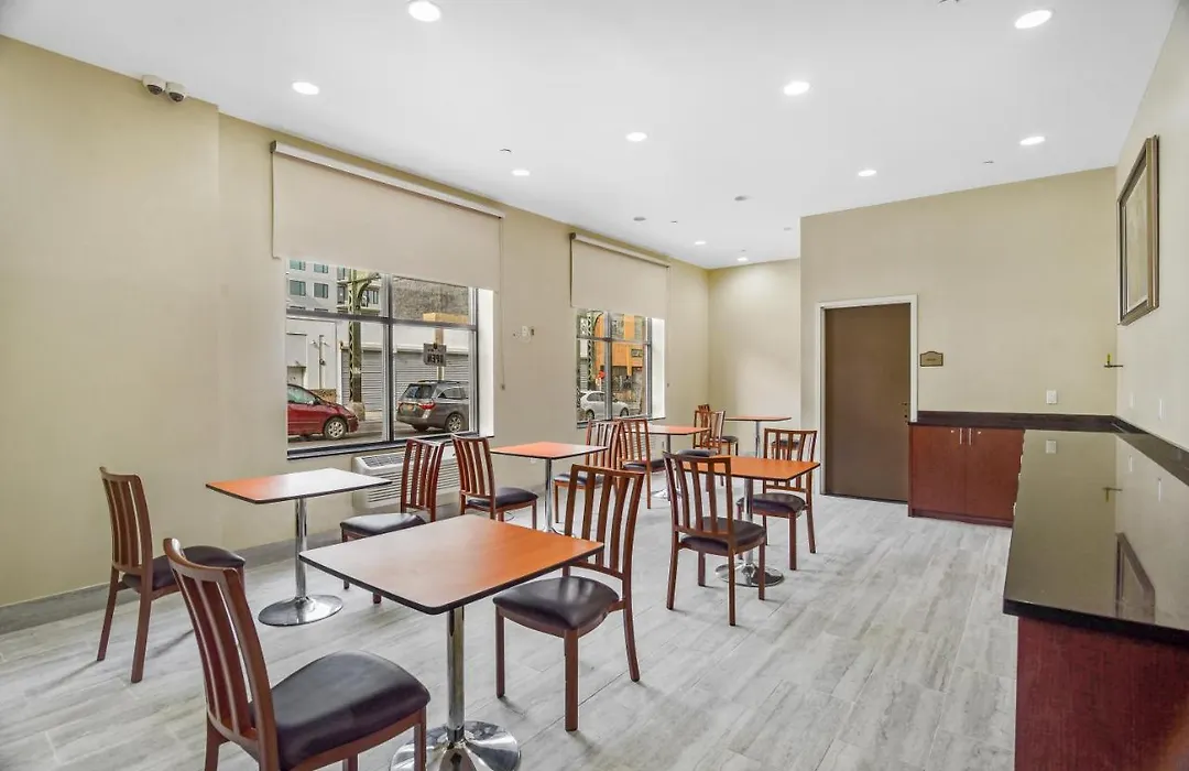 Brooklyn Broadway Hotel-1